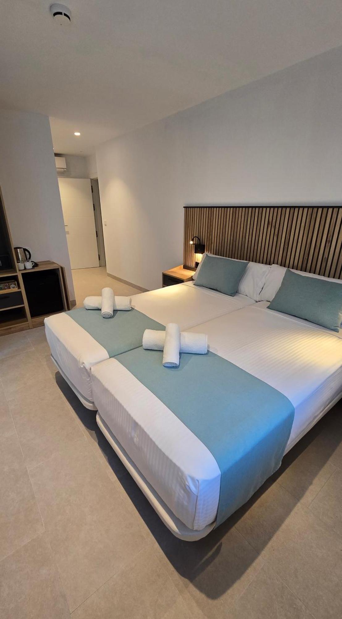 Hostal Rambla 24 By Holihome Alicante Exterior photo
