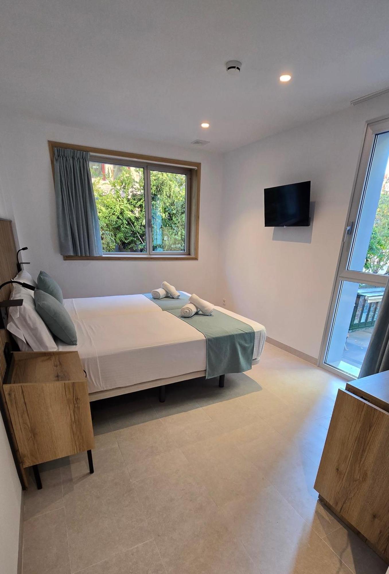 Hostal Rambla 24 By Holihome Alicante Exterior photo